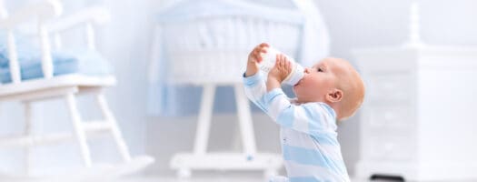 How Much Milk Should Babies Drink? Feeding Amounts and Timings