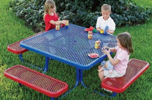 Best Picnic Tables for Kids to Enjoy the Backyard